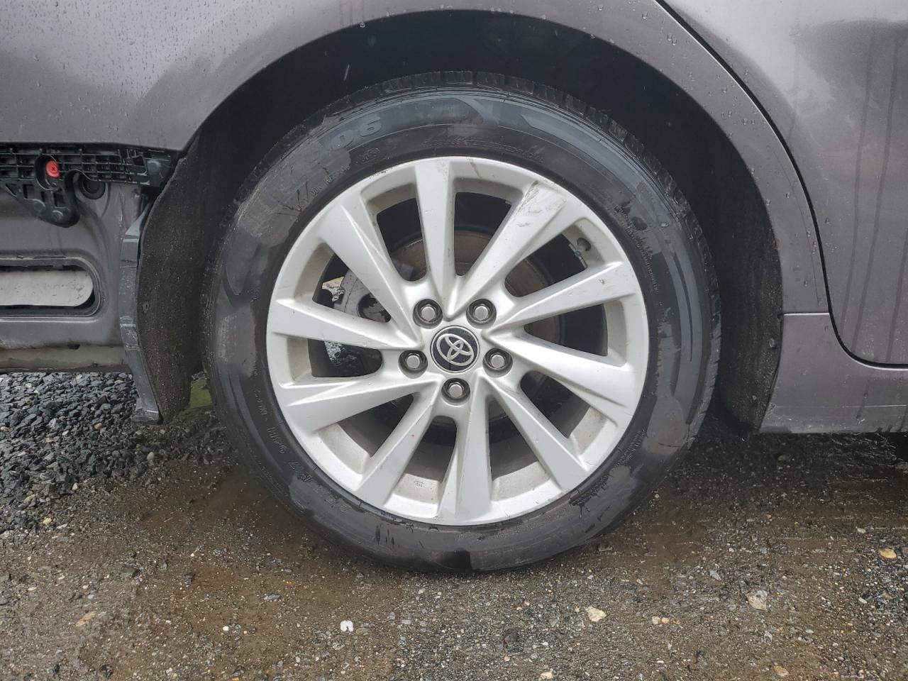 2024 Toyota Camry Le Серый vin: 4T1C11AK0RU906733 Damage: Right Rear Wheel, Curb Rash, > 12 Inches