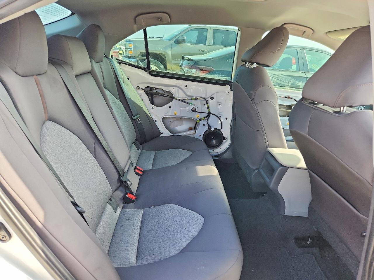 2020 Toyota Camry Le White vin: 4T1C11AK1LU325250