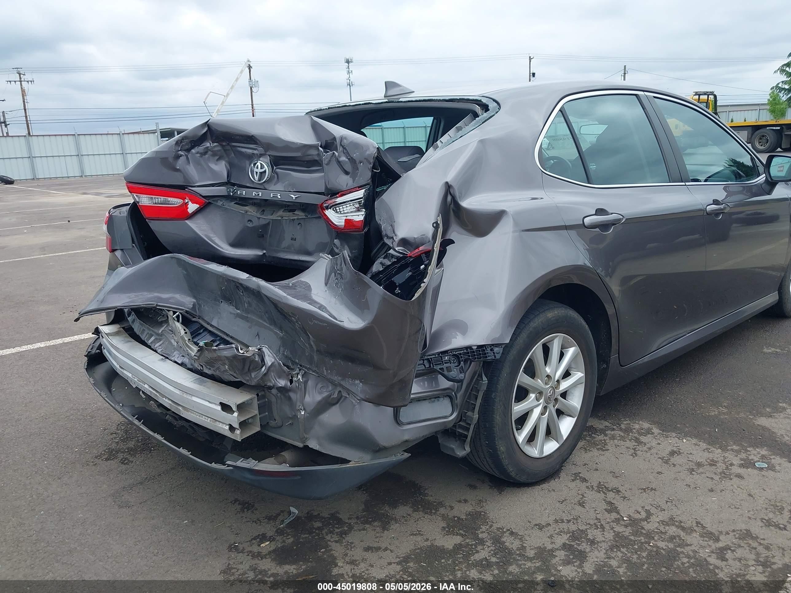 2020 Toyota Camry Le Серый vin: 4T1C11AK1LU943247
