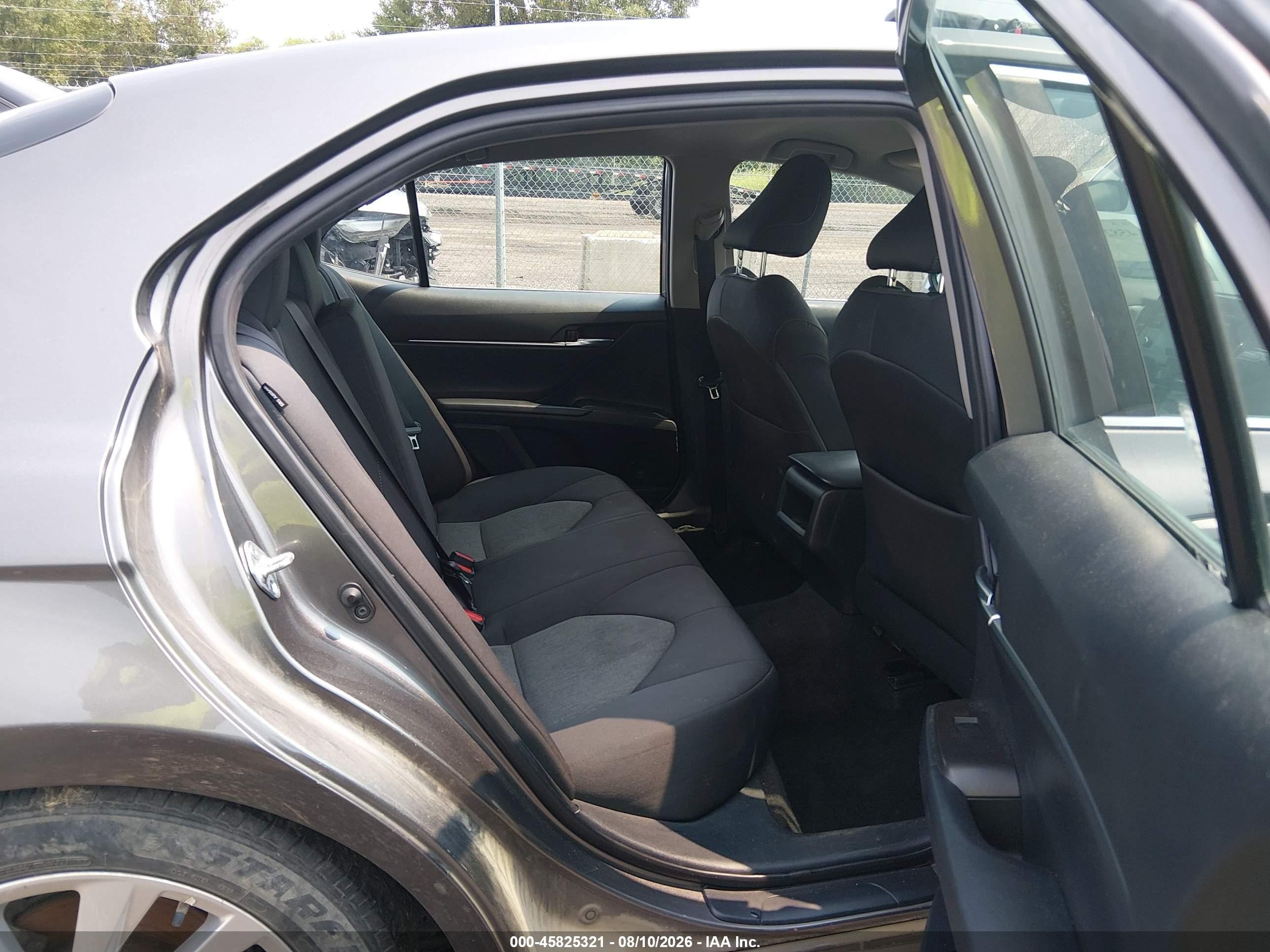 2021 Toyota Camry Le Gray vin: 4T1C11AK2MU520744