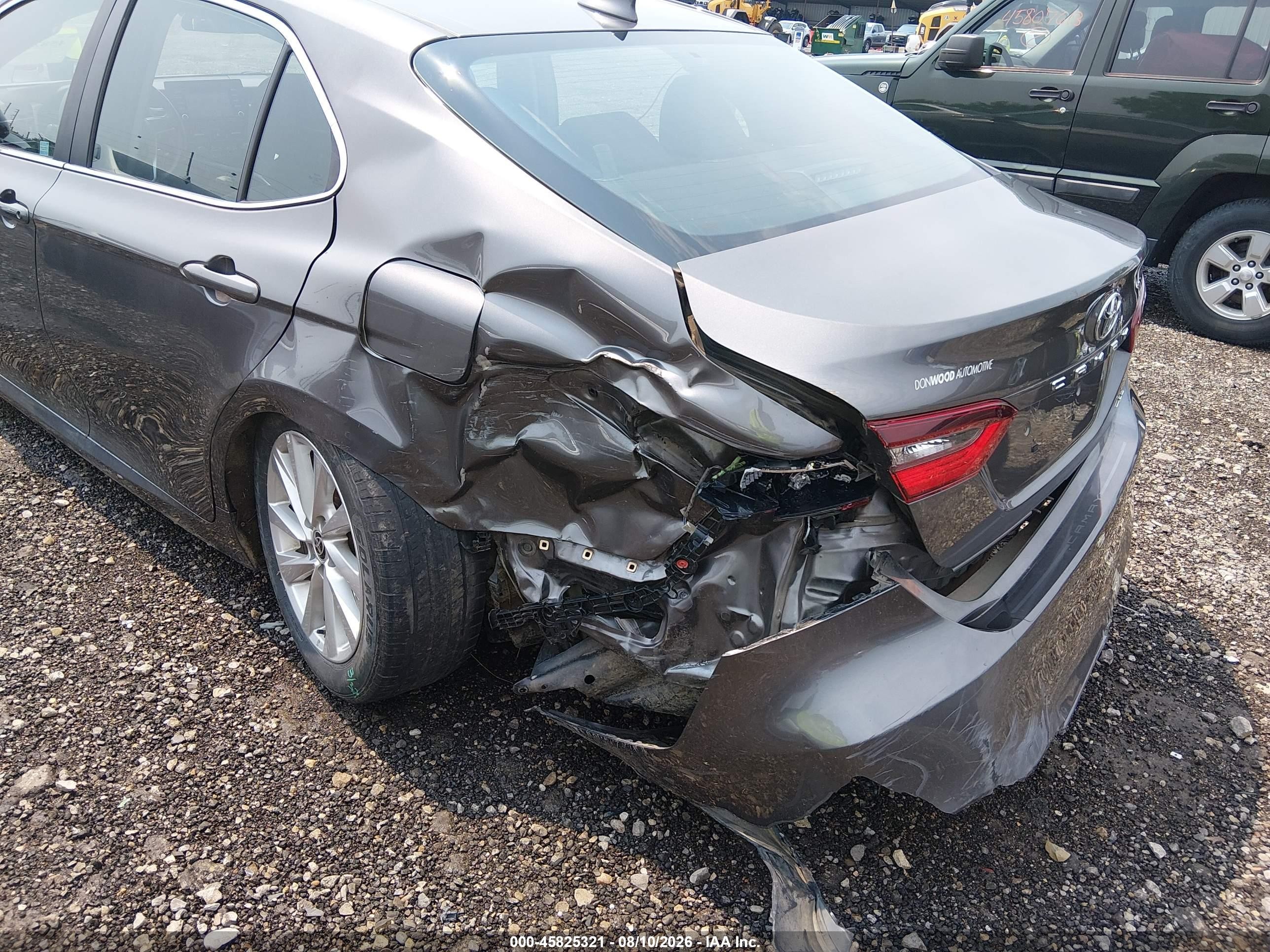 2021 Toyota Camry Le Gray vin: 4T1C11AK2MU520744