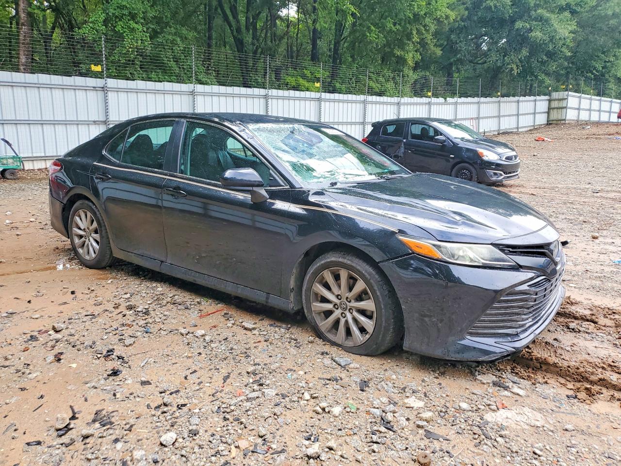 2020 Toyota Camry Le Black vin: 4T1C11AK3LU882807