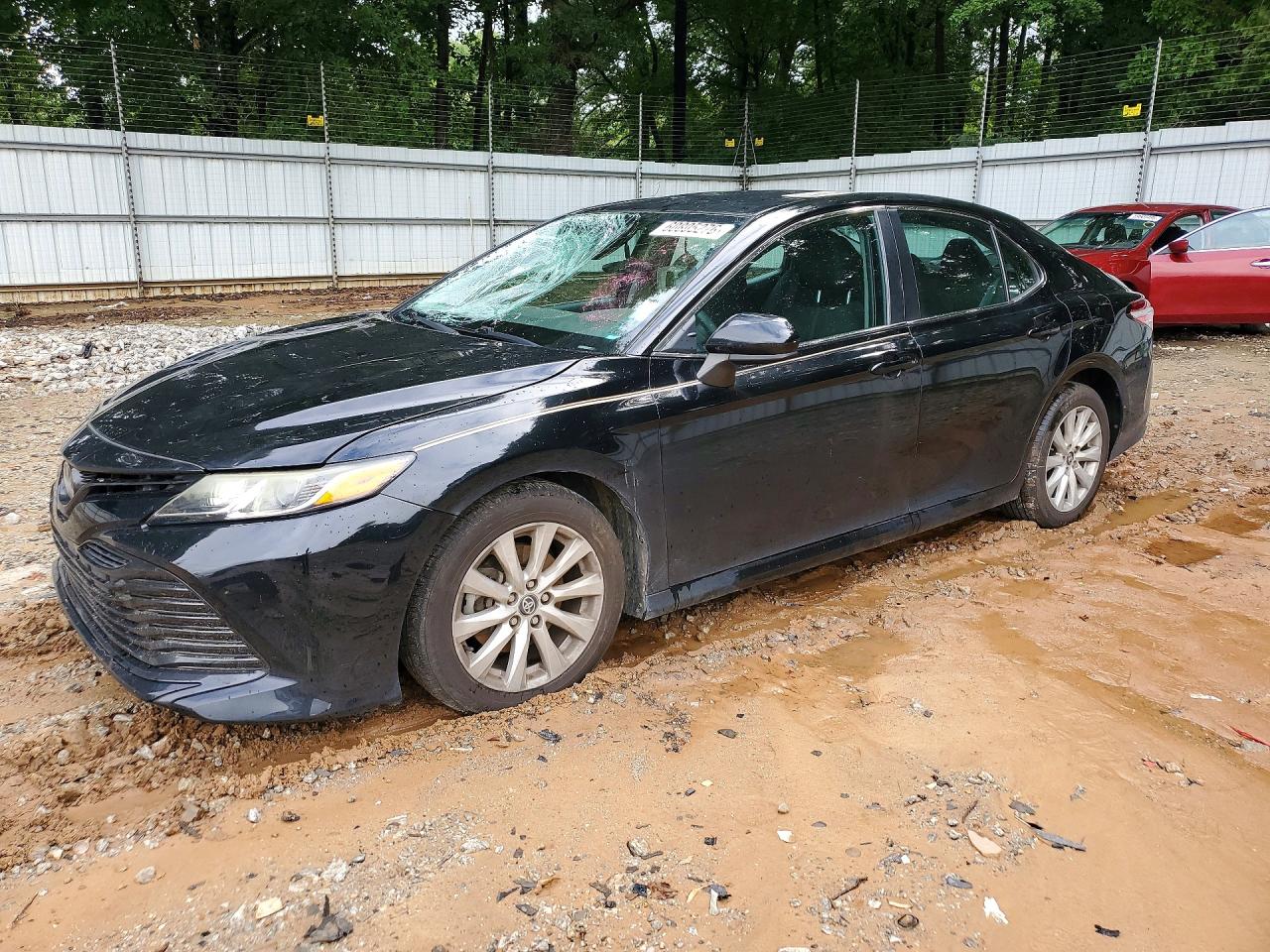 2020 Toyota Camry Le Black vin: 4T1C11AK3LU882807