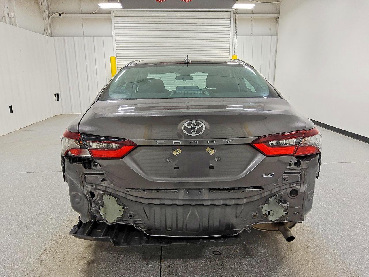 2021 Toyota Camry Le Gray vin: 4T1C11AK3MU602725