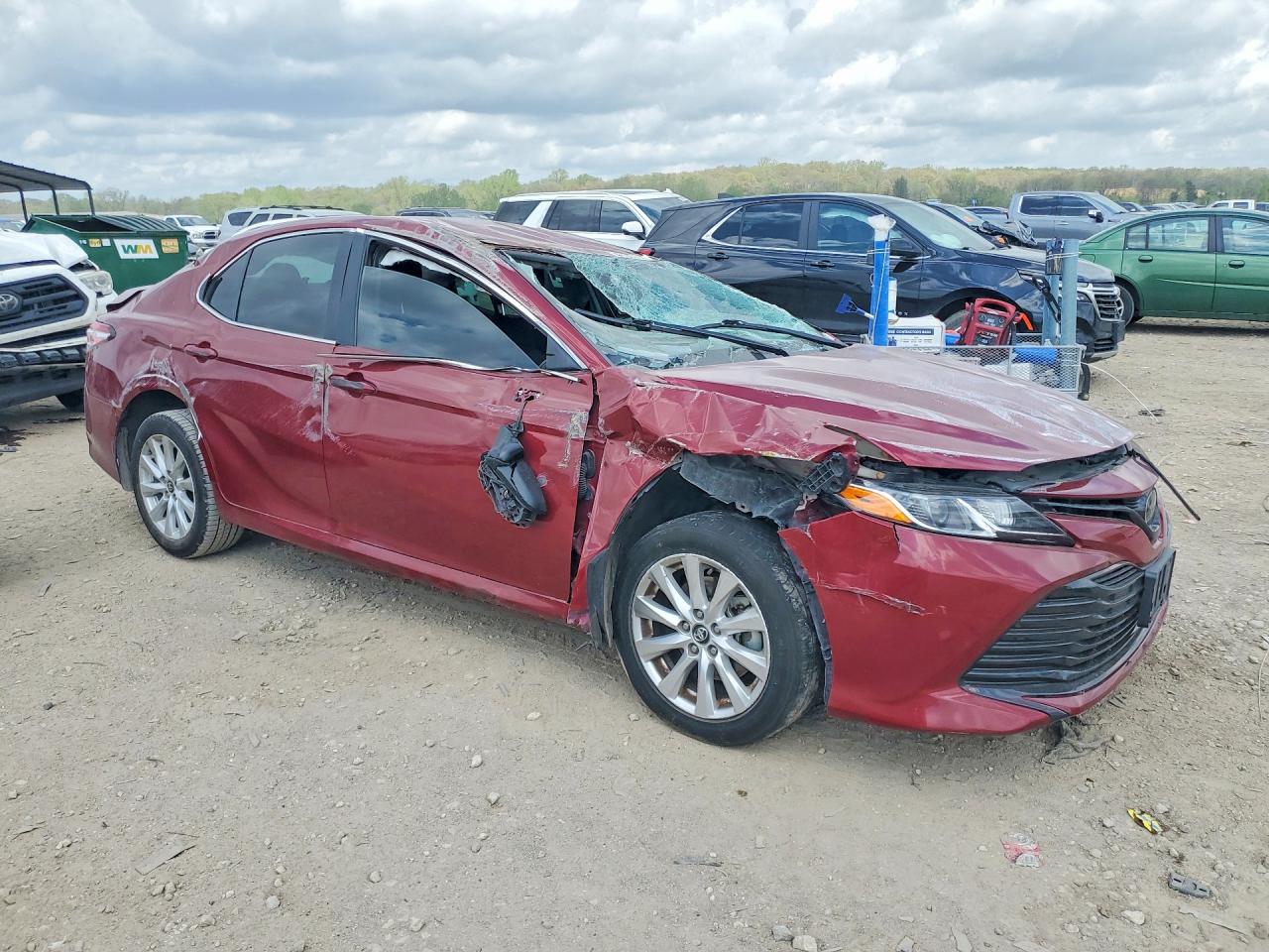 2020 Toyota Camry Le Red vin: 4T1C11AK4LU394868