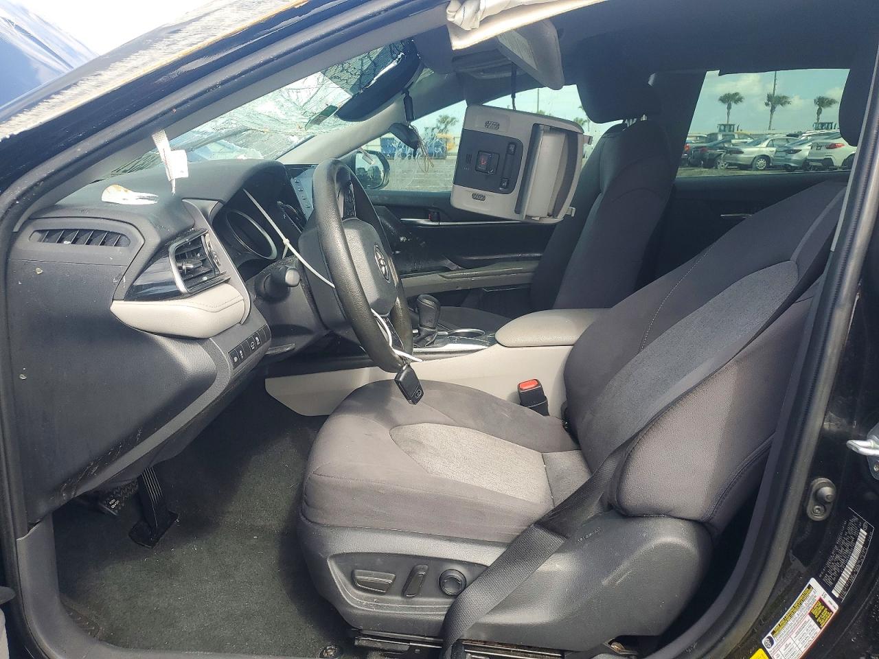 2022 Toyota Camry Le Black vin: 4T1C11AK4NU656780