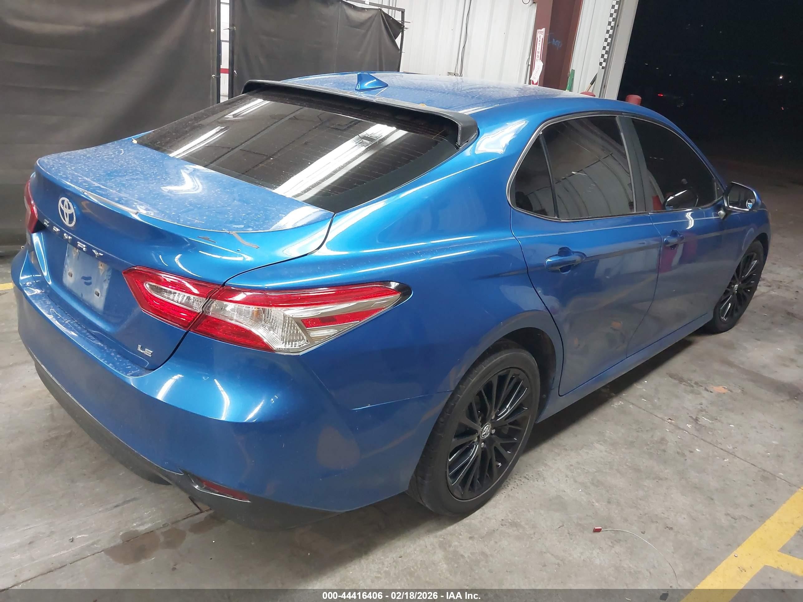 2020 Toyota Camry Le Blue vin: 4T1C11AK5LU301484