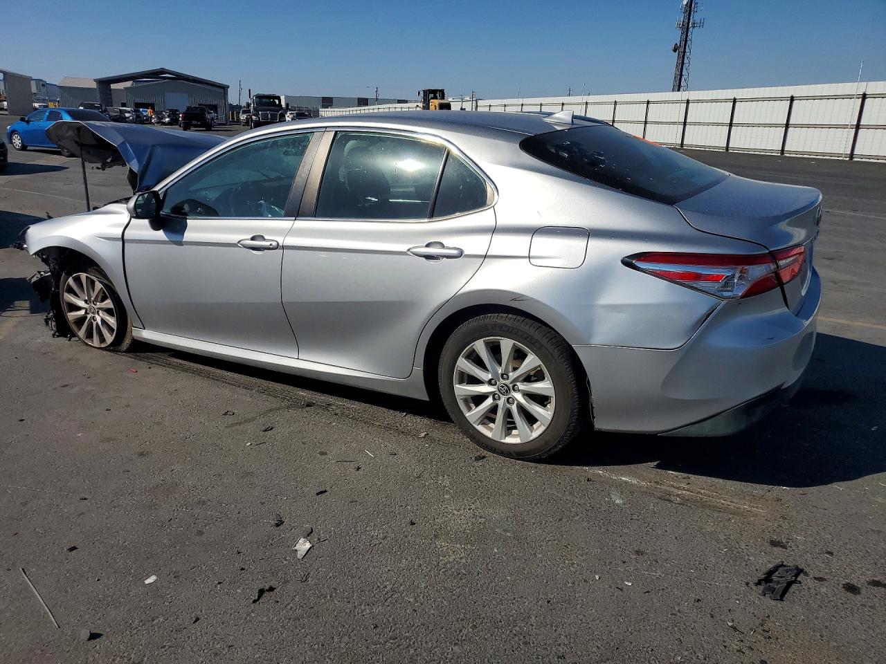 2020 Toyota Camry Le Silver vin: 4T1C11AK6LU364349