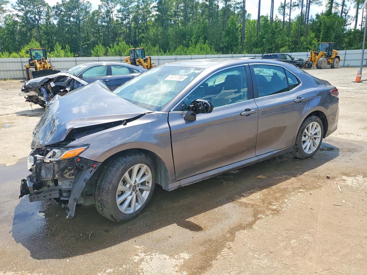 2023 Toyota Camry Le Gray vin: 4T1C11AK6PU762182
