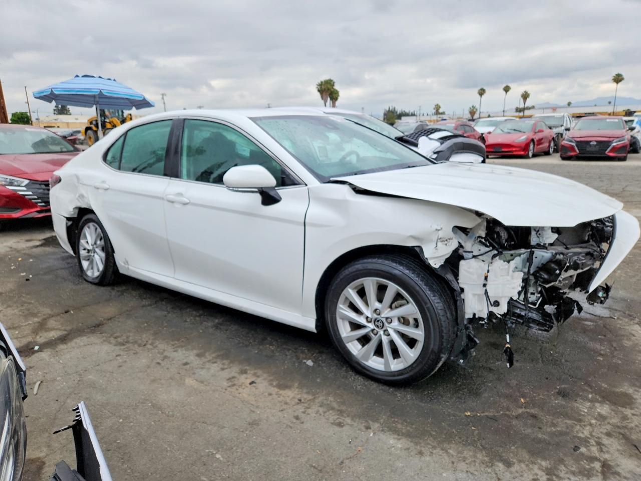 2024 Toyota Camry Le Белый vin: 4T1C11AK6RU231552