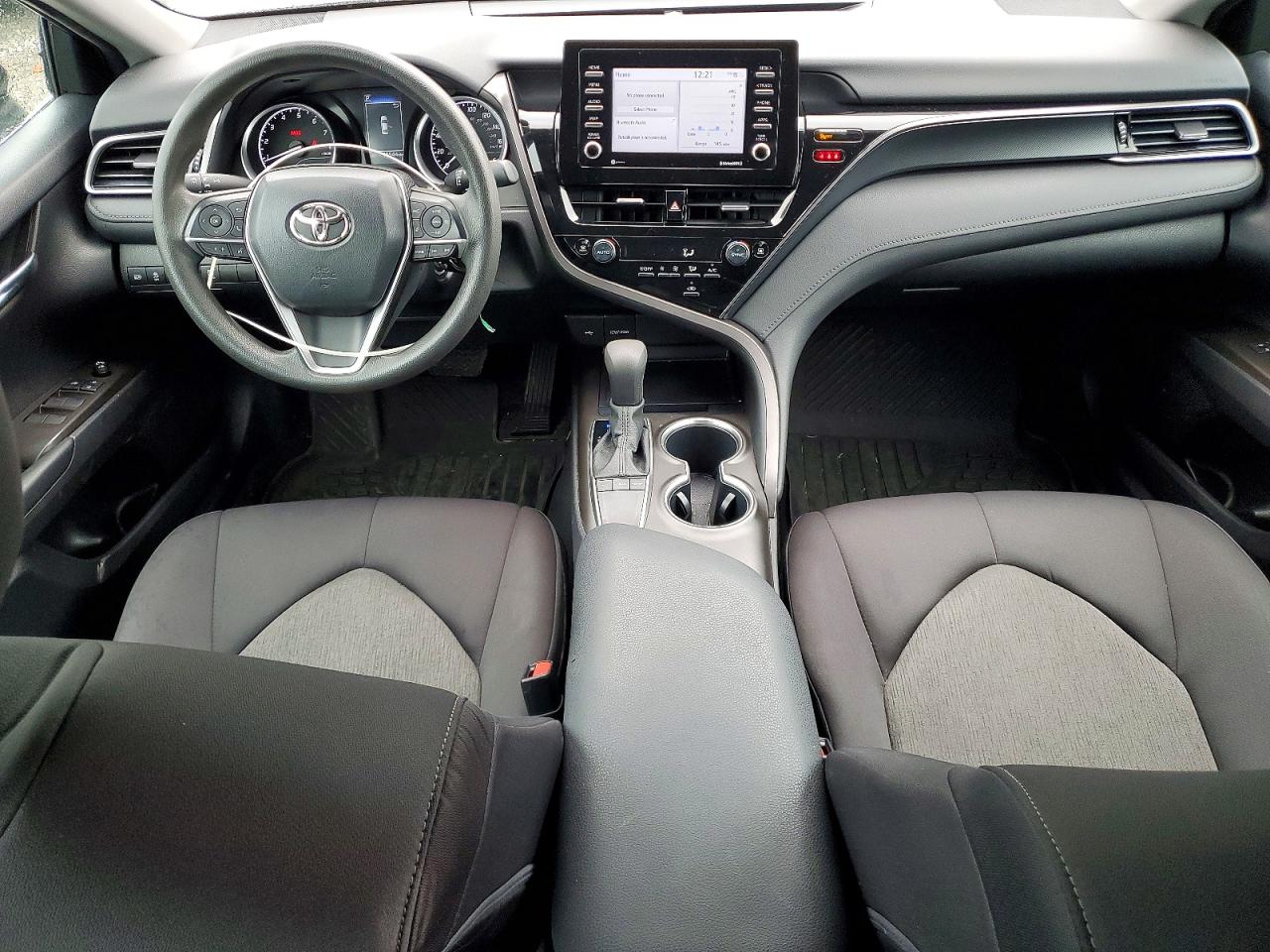 2022 Toyota Camry Le Silver vin: 4T1C11AK7NU636720