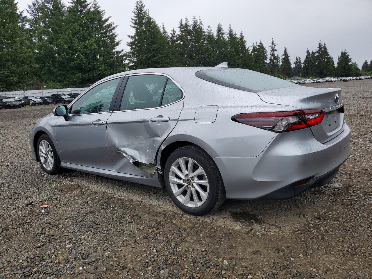 2022 Toyota Camry Le Silver vin: 4T1C11AK7NU636720