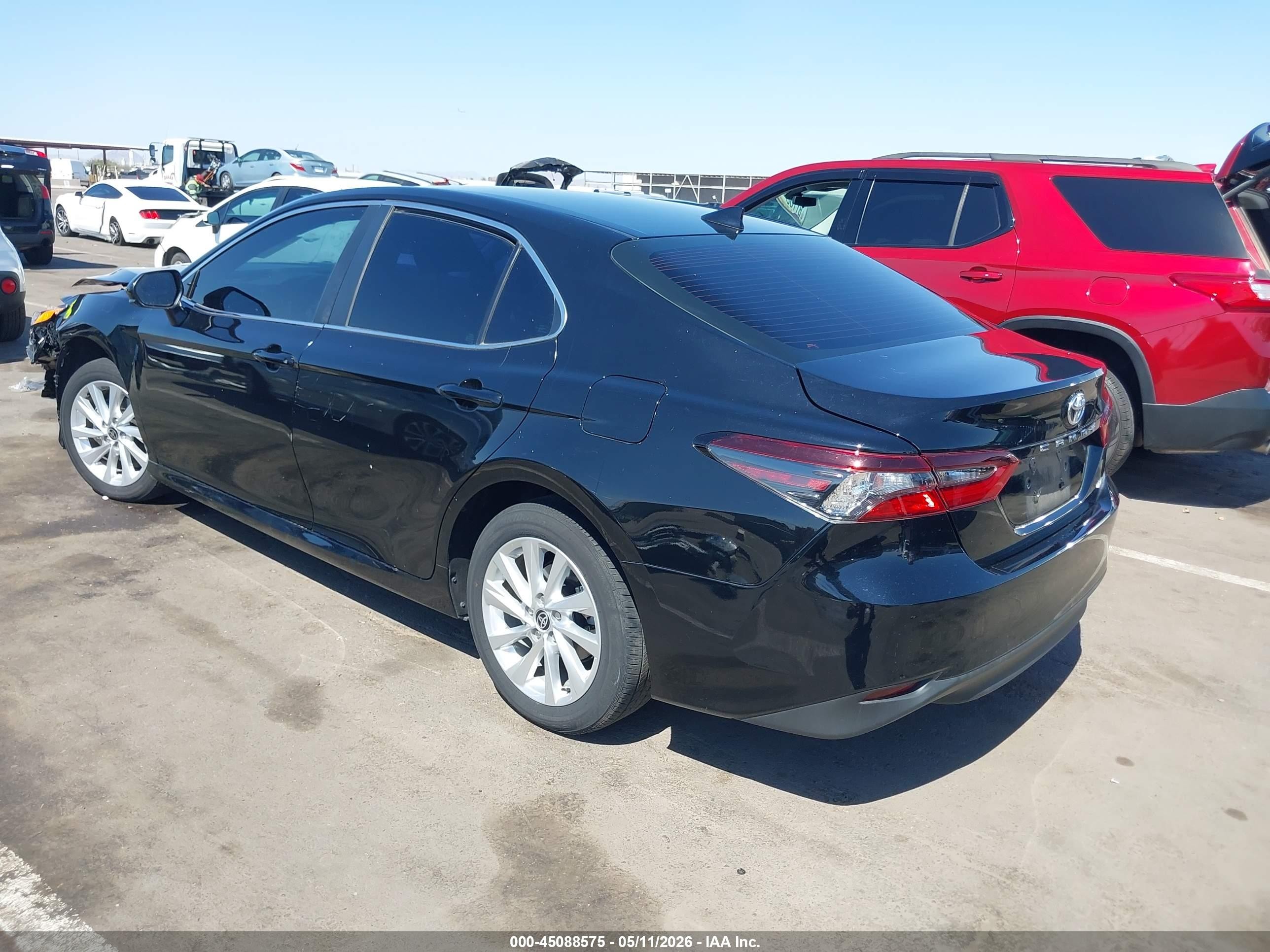 2023 Toyota Camry Le Черный vin: 4T1C11AK7PU131649