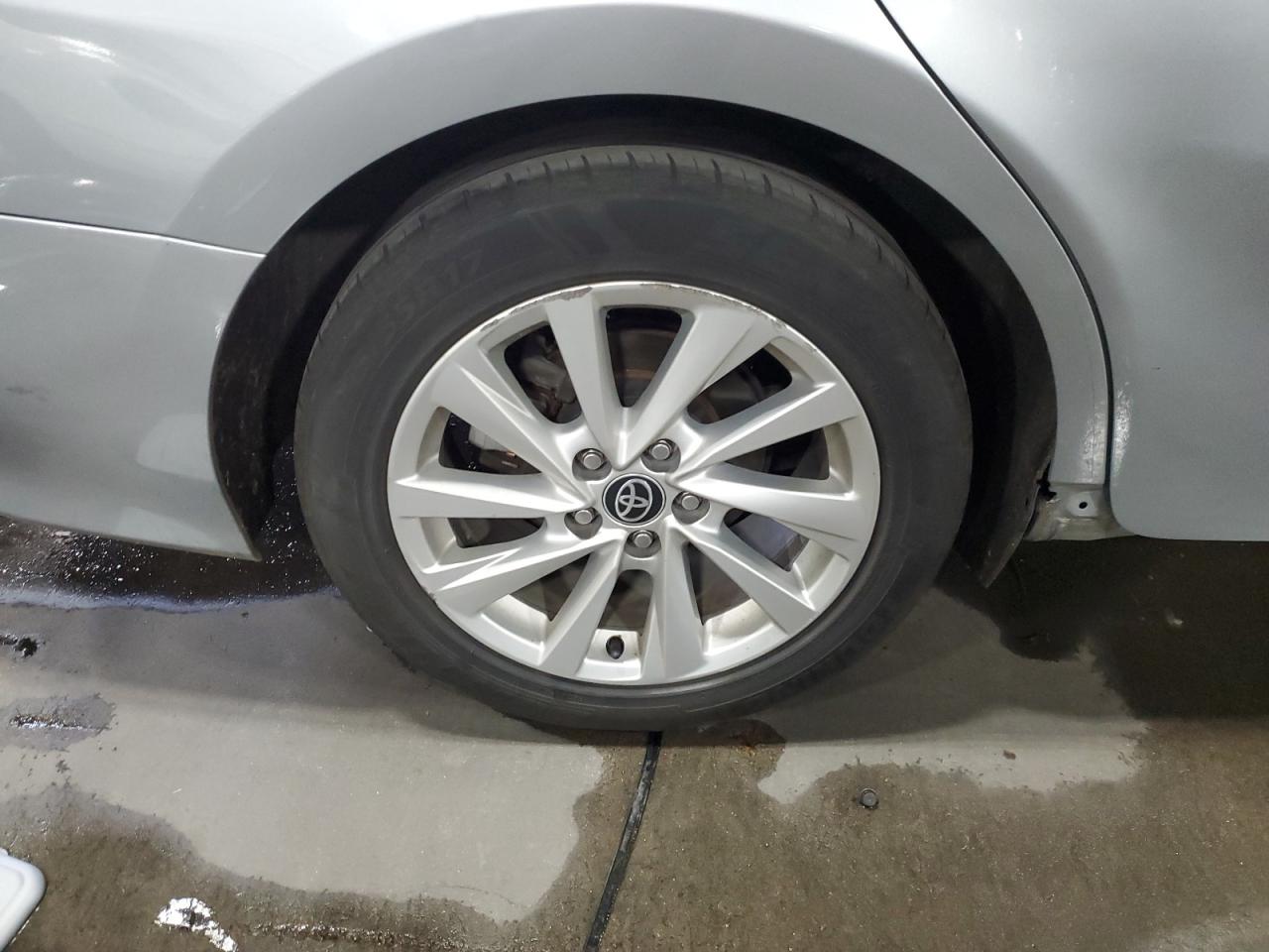 2023 Toyota Camry Le Серебряный vin: 4T1C11AK7PU162545 Damage: Right Rear Wheel, Curb Rash, > 12 Inches