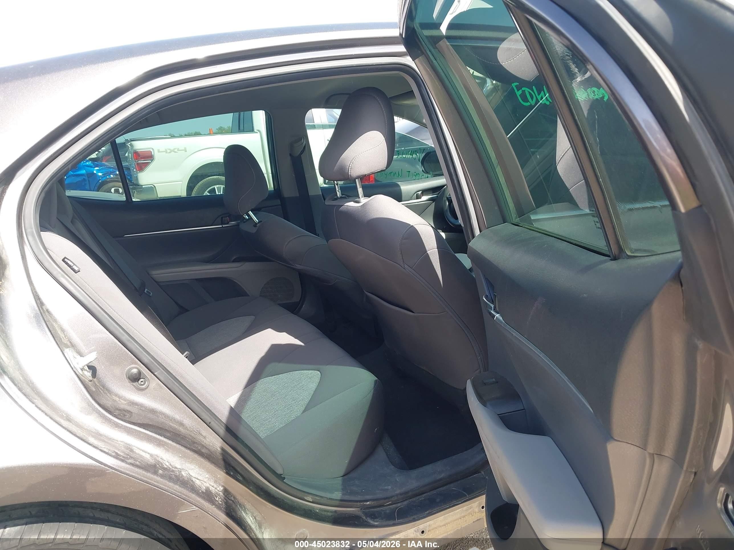 2022 Toyota Camry Le Серый vin: 4T1C11AK8NU675820