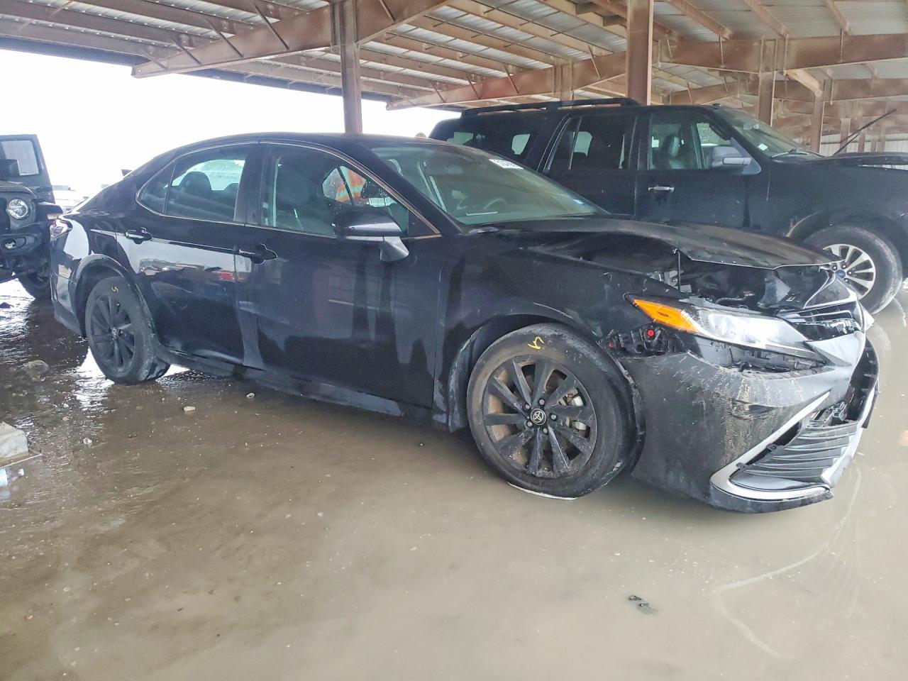 2024 Toyota Camry Le Black vin: 4T1C11AK8RU907189