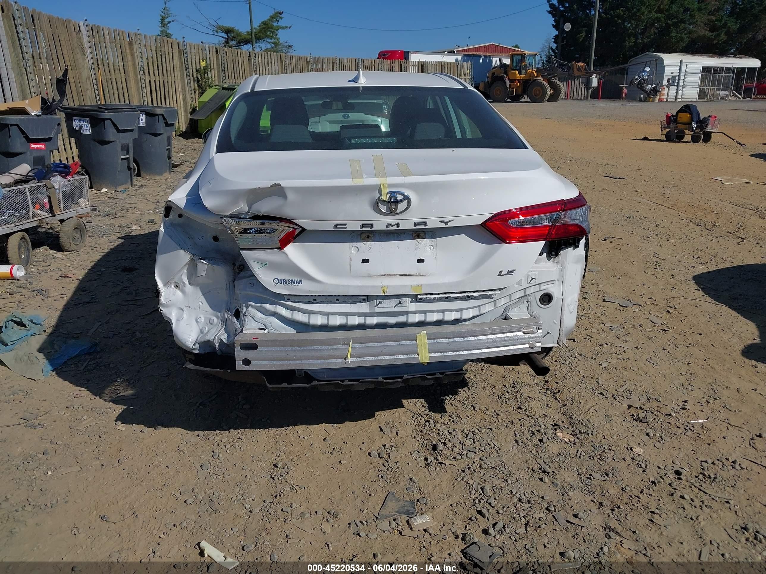 2020 Toyota Camry Le Белый vin: 4T1C11AK9LU901411