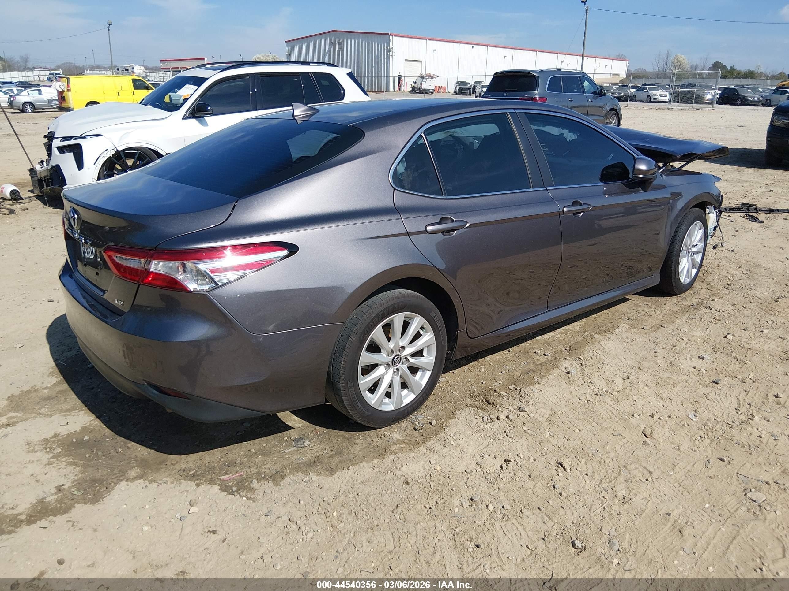 2020 Toyota Camry Le Gray vin: 4T1C11AK9LU934571
