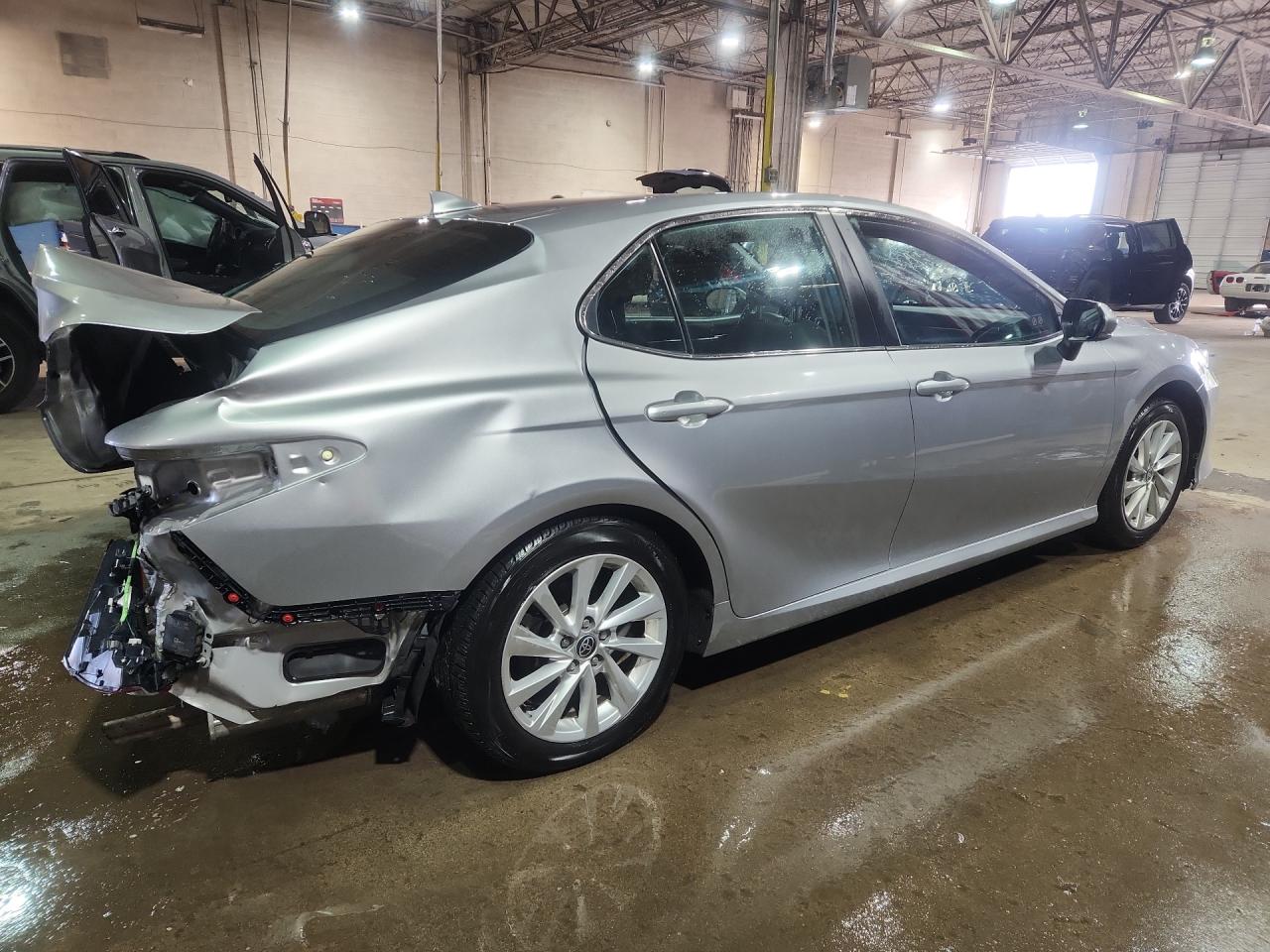 2023 Toyota Camry Le Серебряный vin: 4T1C11AK9PU769935 Damage: Right Qtr Panel, Dent(S) W/ Paint Dmg, > 12 Inches