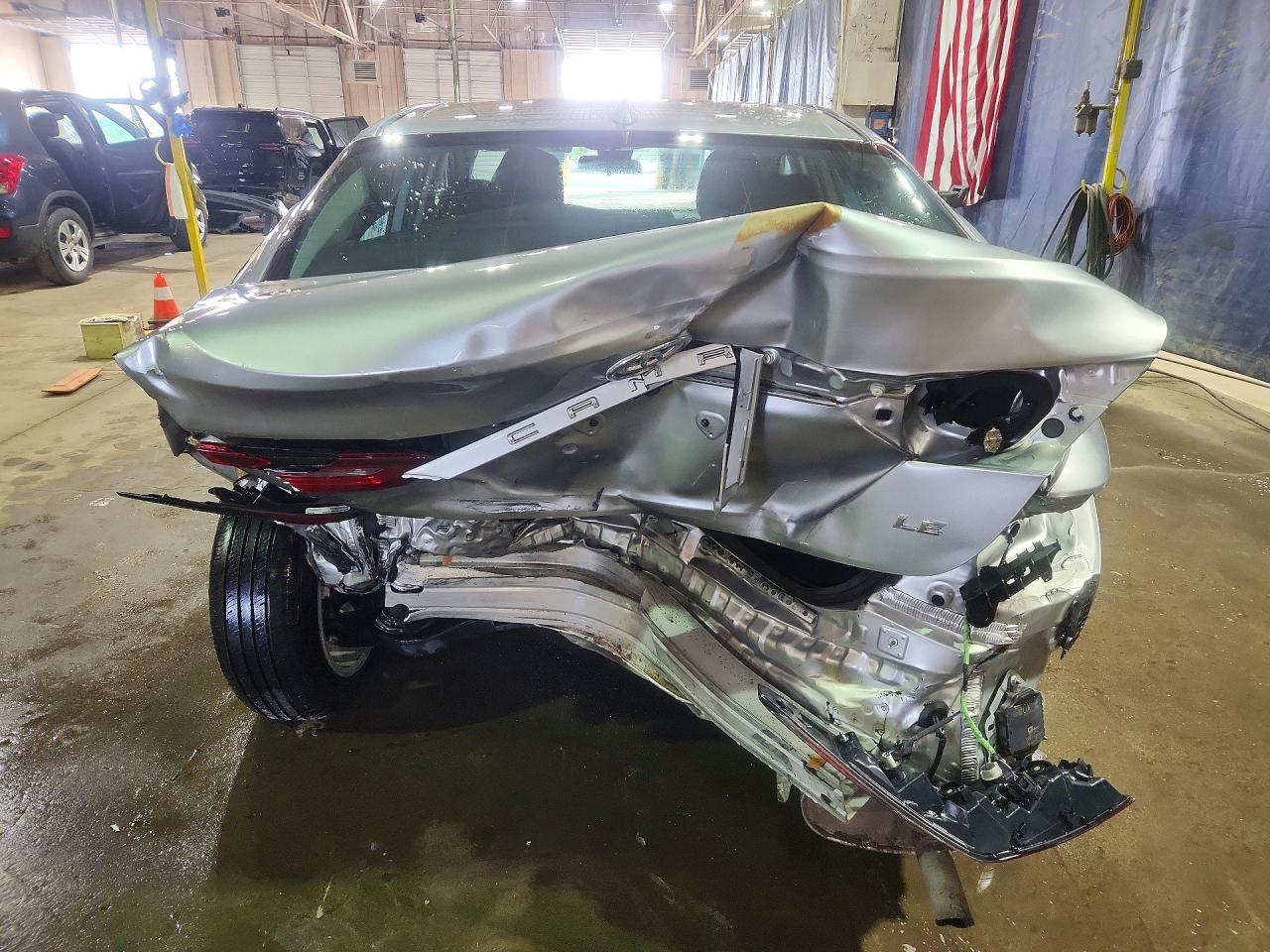 2023 Toyota Camry Le Серебряный vin: 4T1C11AK9PU769935