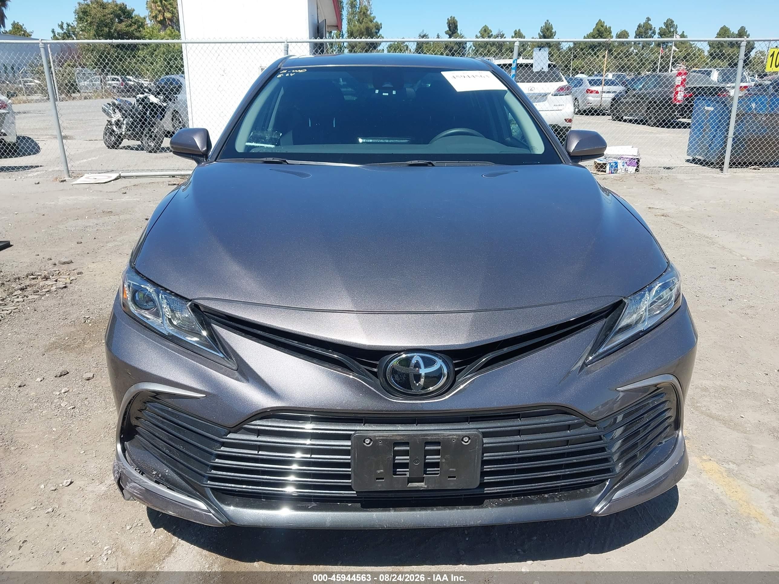 2021 Toyota Camry Le Gray vin: 4T1C11AKXMU436770