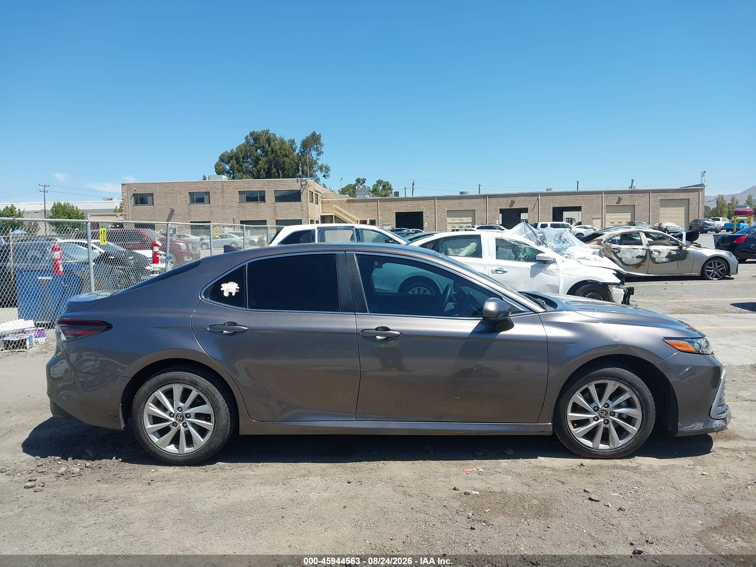 2021 Toyota Camry Le Gray vin: 4T1C11AKXMU436770