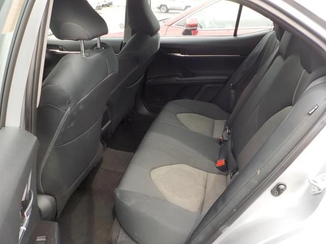 2021 Toyota Camry Le Silver vin: 4T1C11AKXMU456467