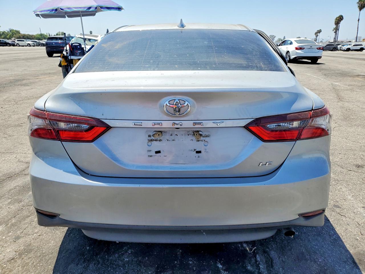2021 Toyota Camry Le Silver vin: 4T1C11AKXMU456467