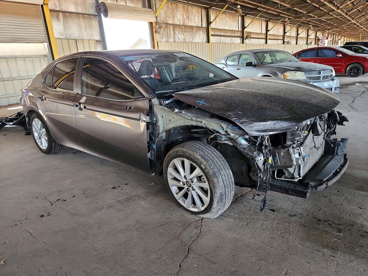 2024 Toyota Camry Le Gray vin: 4T1C11AKXRU842166