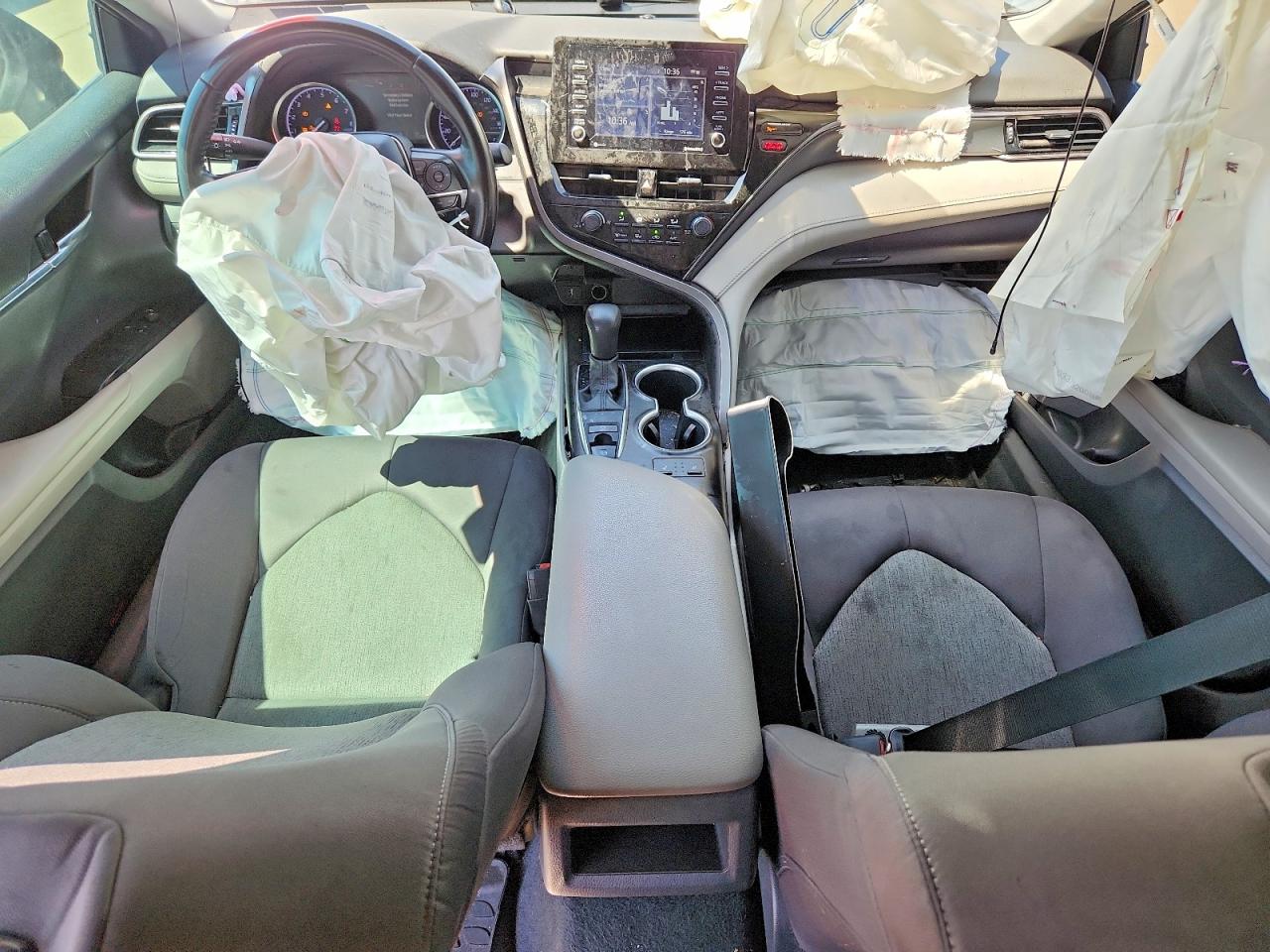2021 Toyota Camry Le Silver vin: 4T1C11BK1MU036577