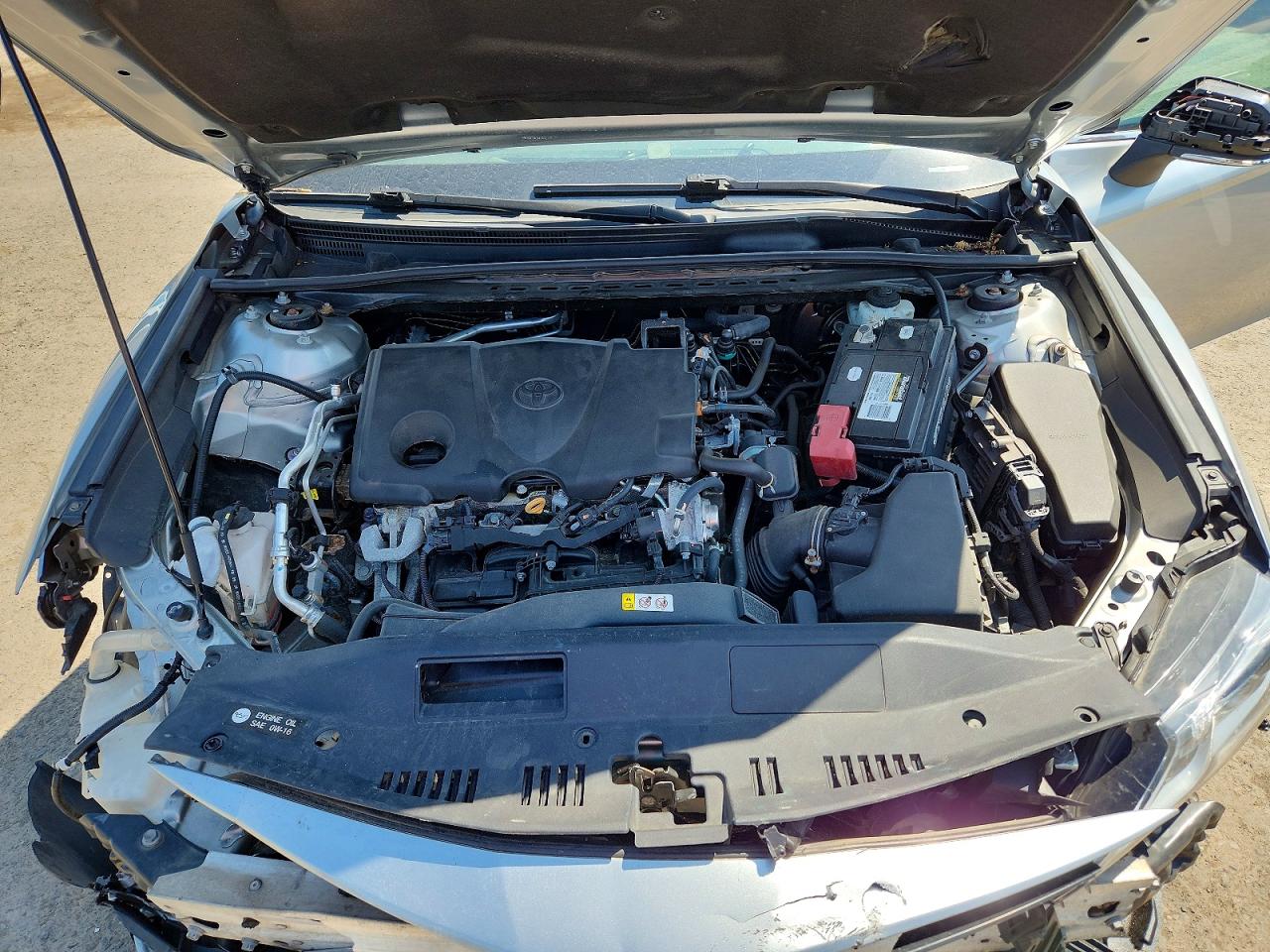 2021 Toyota Camry Le Silver vin: 4T1C11BK1MU036577