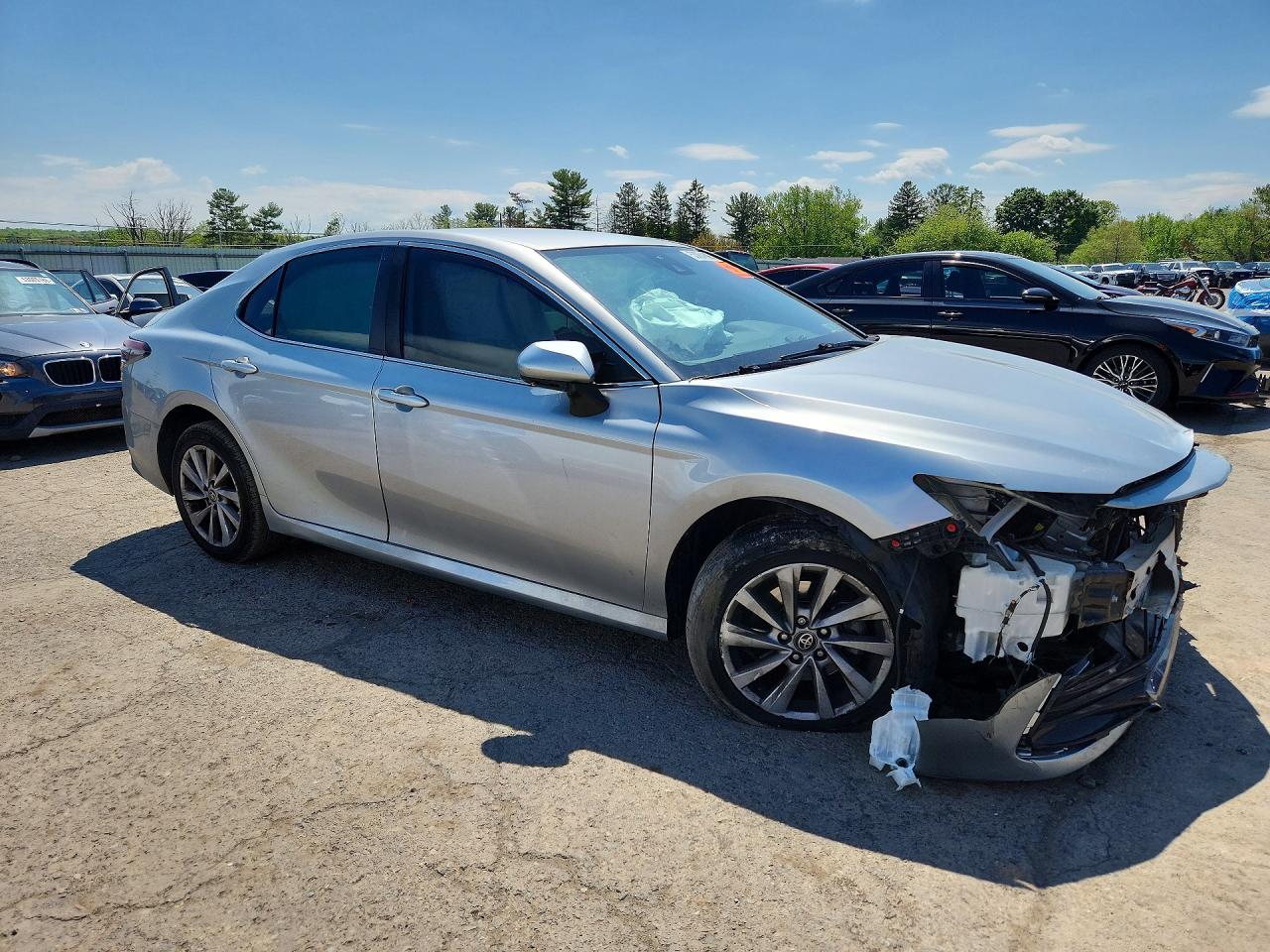 2021 Toyota Camry Le Silver vin: 4T1C11BK1MU036577