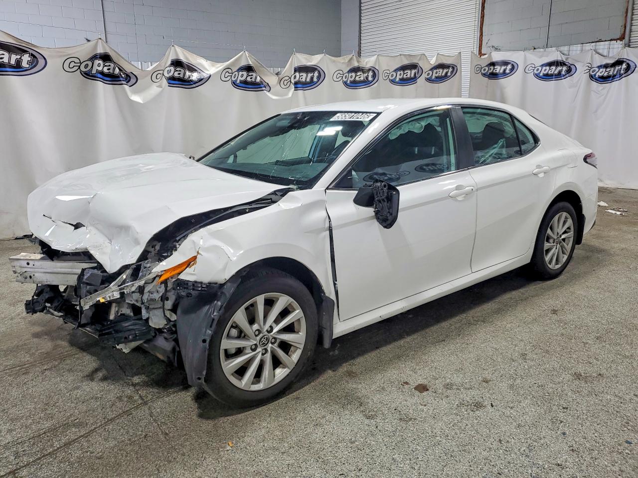 2023 Toyota Camry Le White vin: 4T1C11BK2PU096890