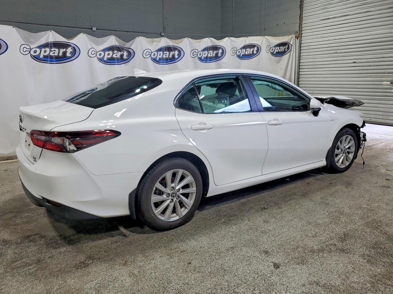 2023 Toyota Camry Le White vin: 4T1C11BK2PU096890