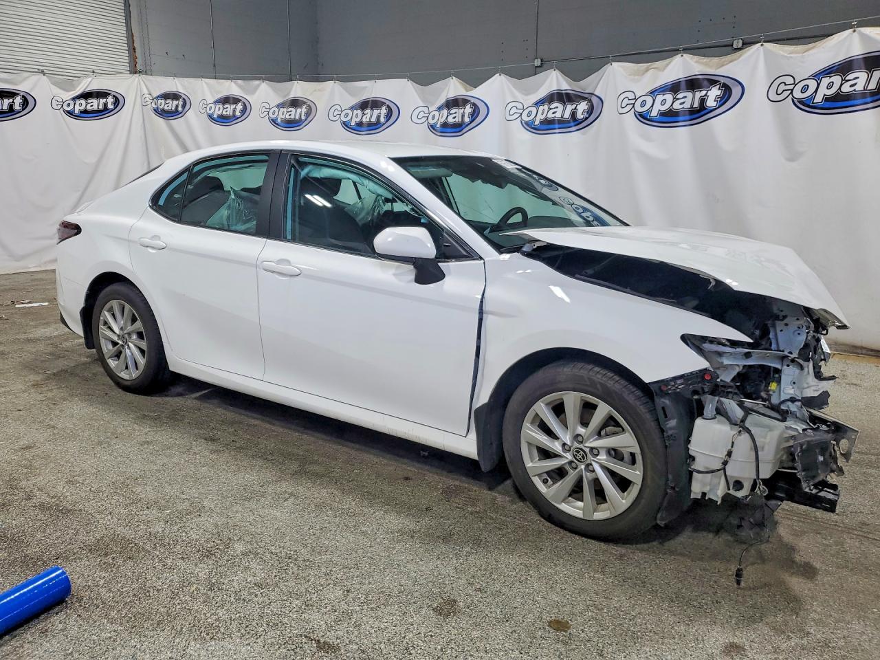 2023 Toyota Camry Le White vin: 4T1C11BK2PU096890