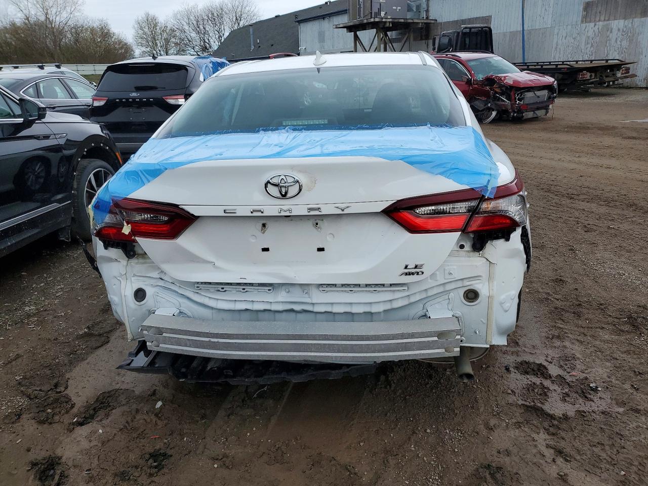 2023 Toyota Camry Le White vin: 4T1C11BK3PU092847