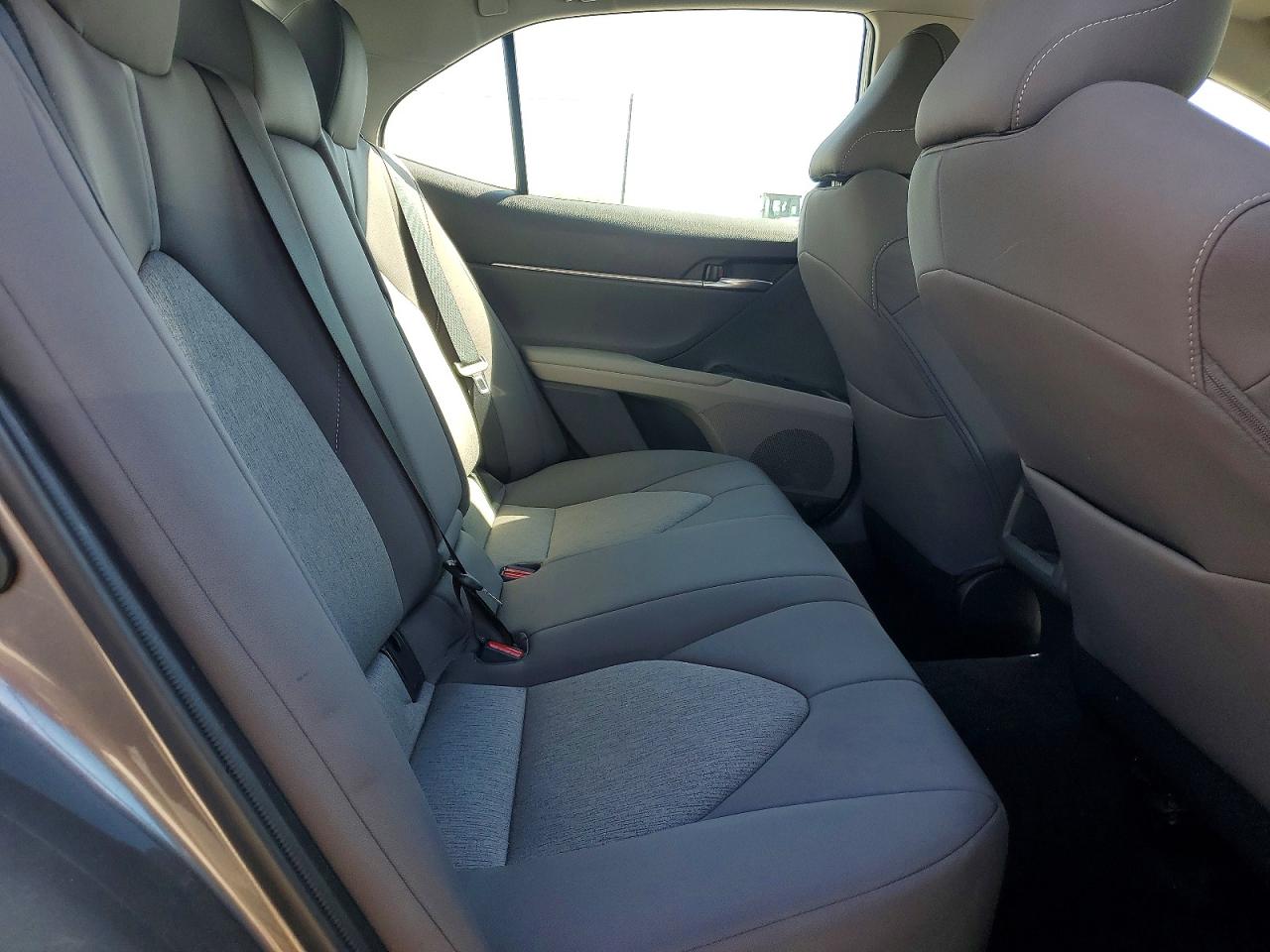 2023 Toyota Camry Le Silver vin: 4T1C11BK5PU087066