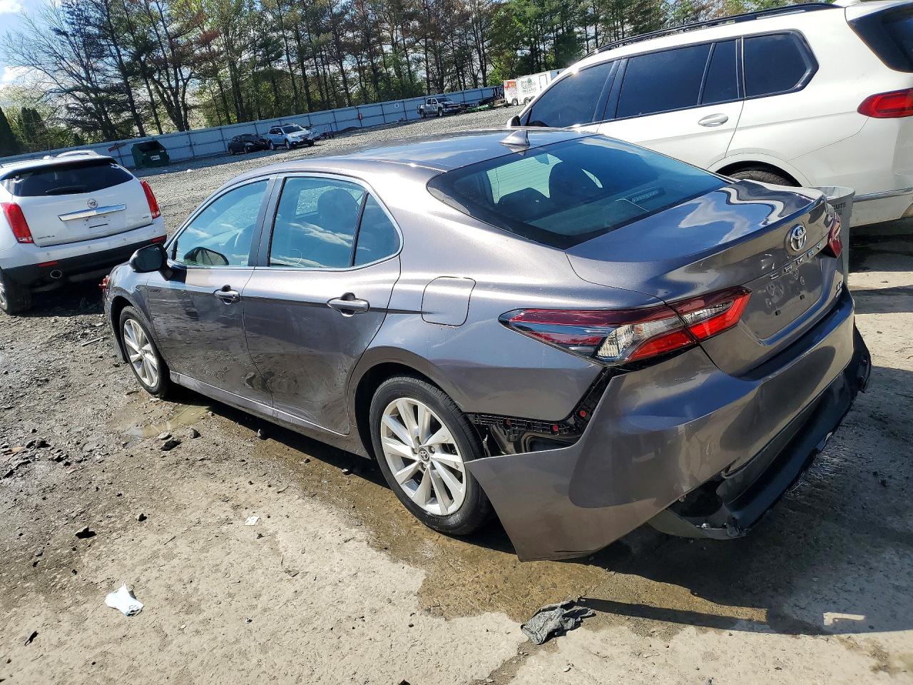 2023 Toyota Camry Le Silver vin: 4T1C11BK5PU087066