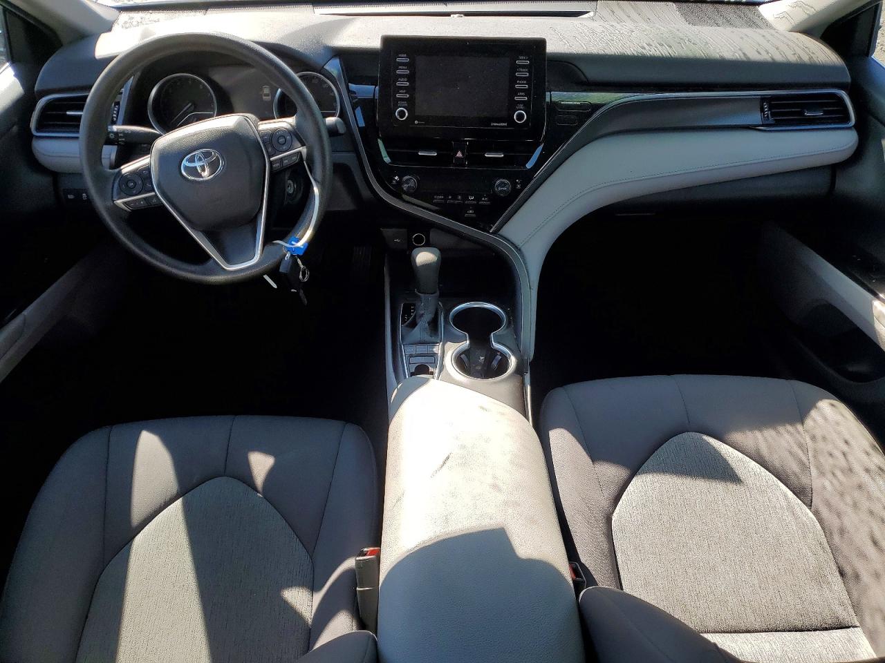 2023 Toyota Camry Le Silver vin: 4T1C11BK5PU087066