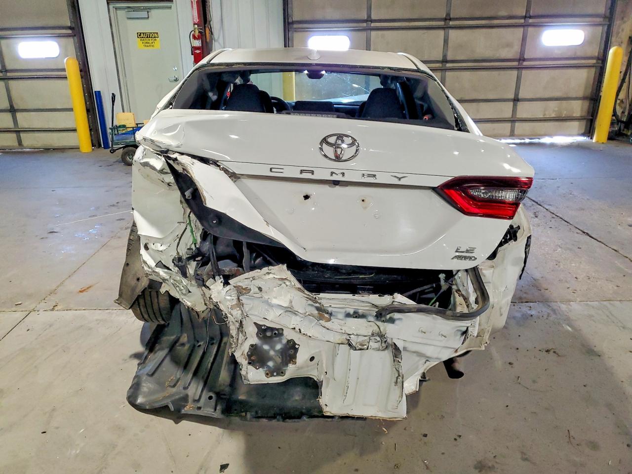 2021 Toyota Camry Le White vin: 4T1C11BK7MU045185