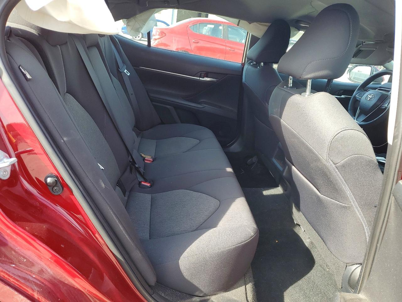 2022 Toyota Camry Le Red vin: 4T1C11BK9NU067786