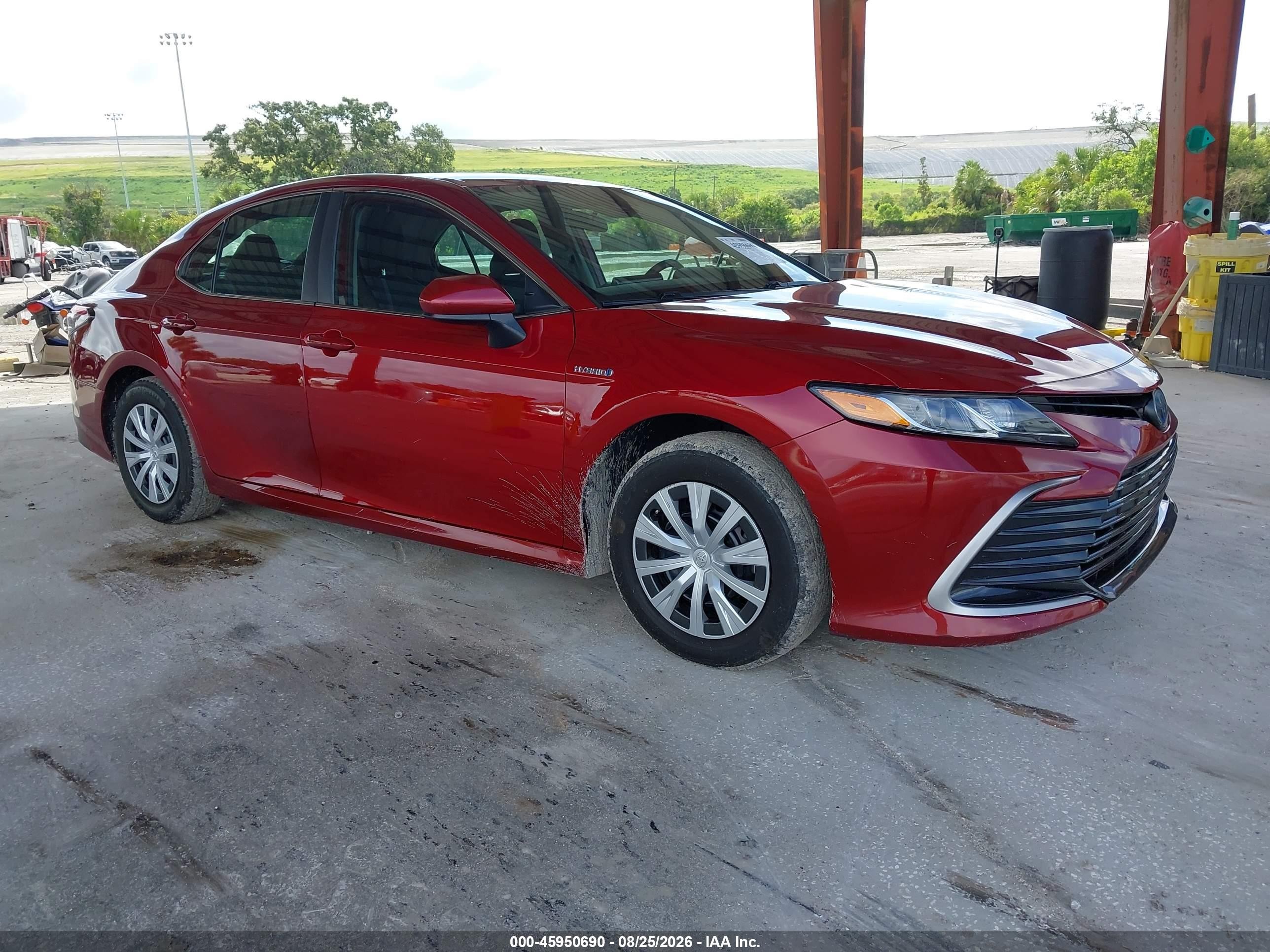 2021 Toyota Camry Le Hybrid Красный vin: 4T1C31AK0MU552473