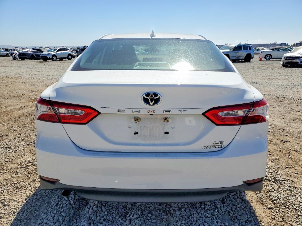 2020 Toyota Camry Le White vin: 4T1C31AK2LU019233
