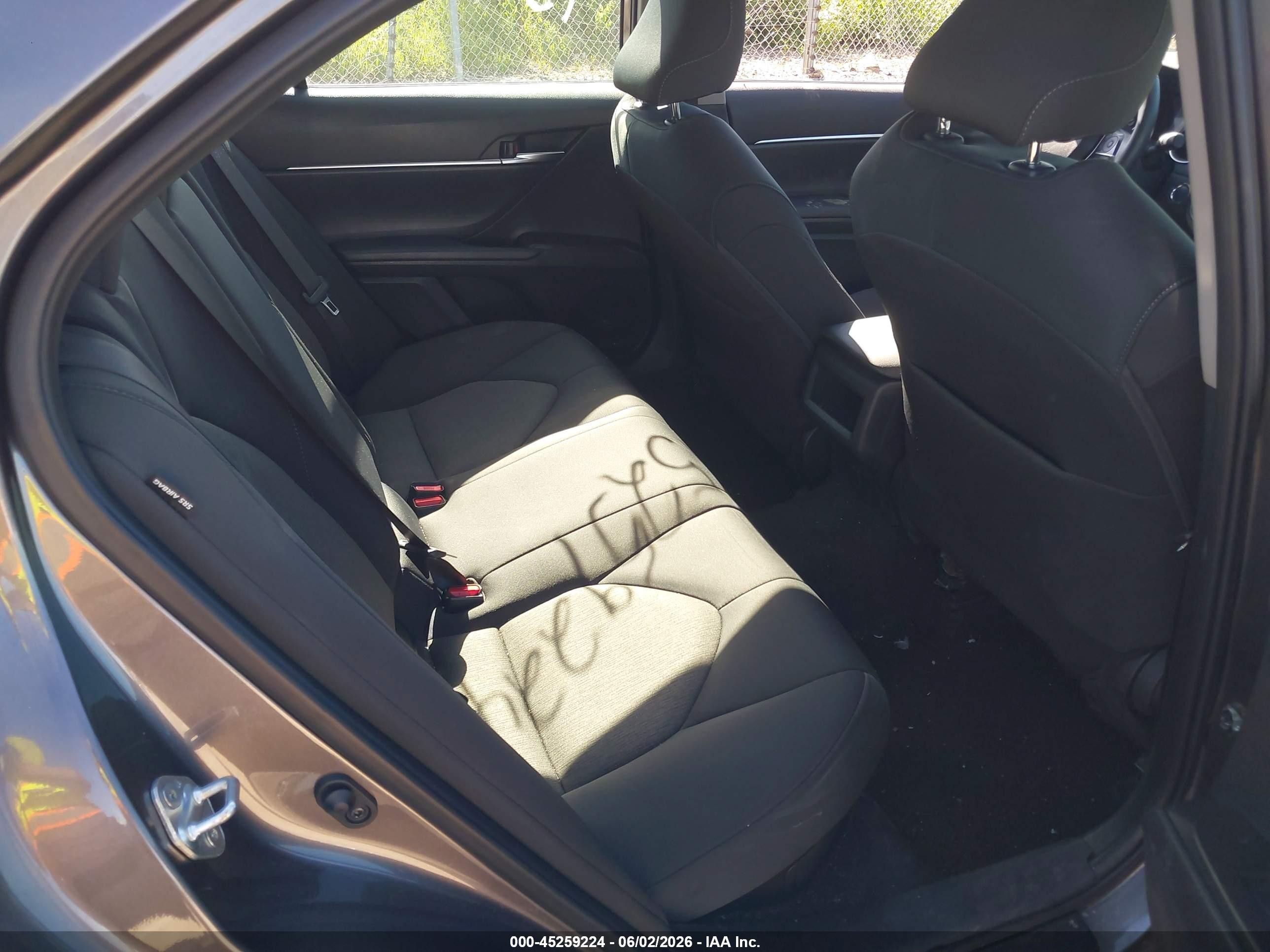 2024 Toyota Camry Hybrid Le Серый vin: 4T1C31AK3RU631918