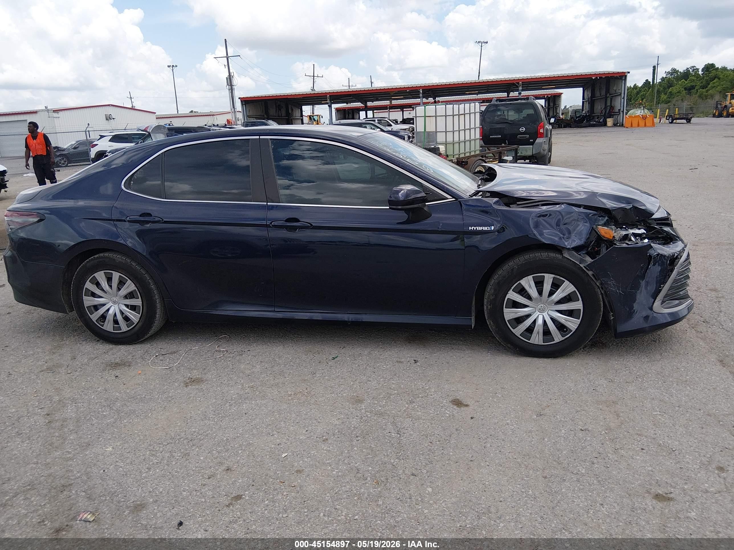 2021 Toyota Camry Le Hybrid Blue vin: 4T1C31AK4MU550919