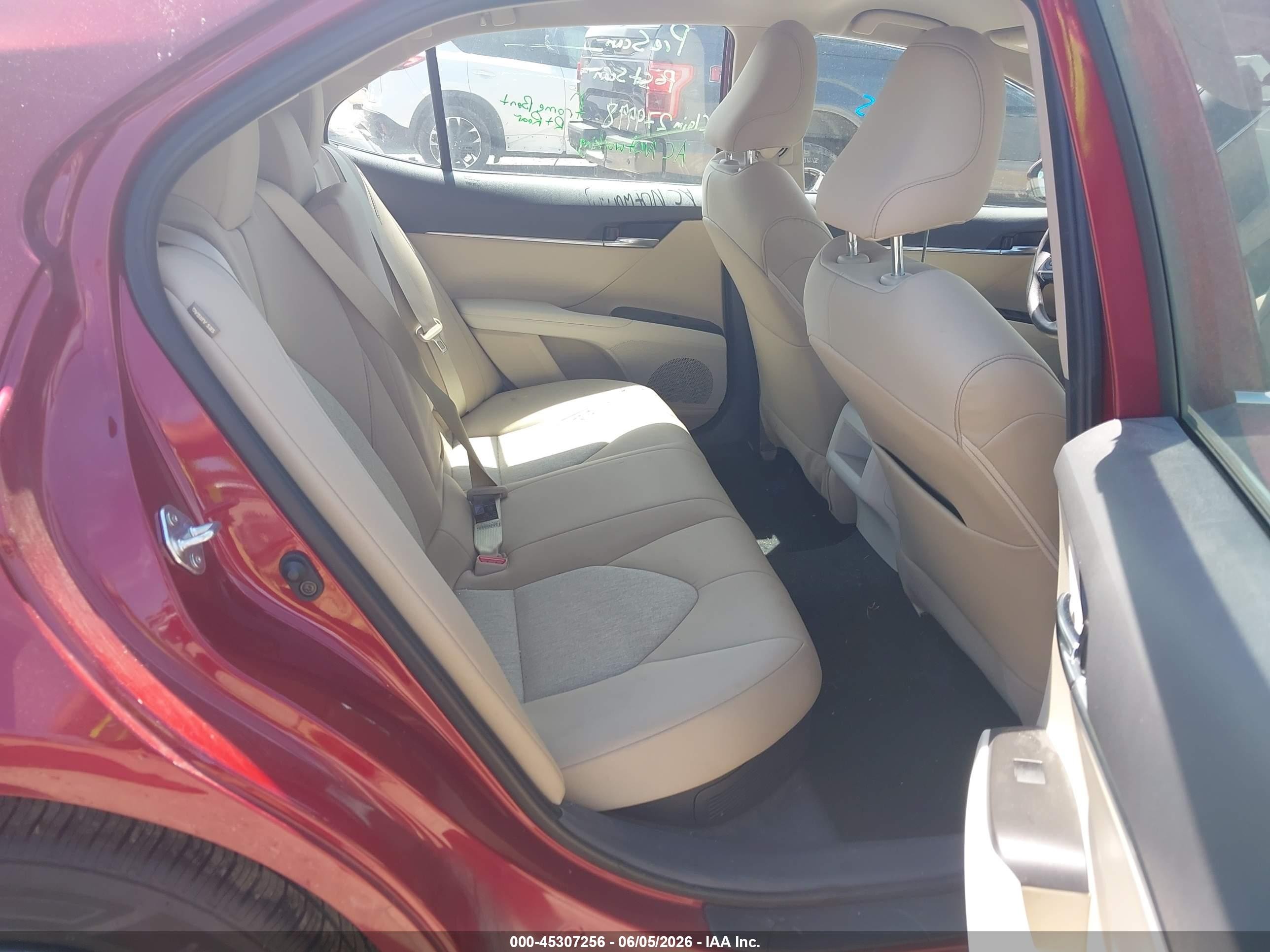 2022 Toyota Camry Le Hybrid Red vin: 4T1C31AK7NU570261
