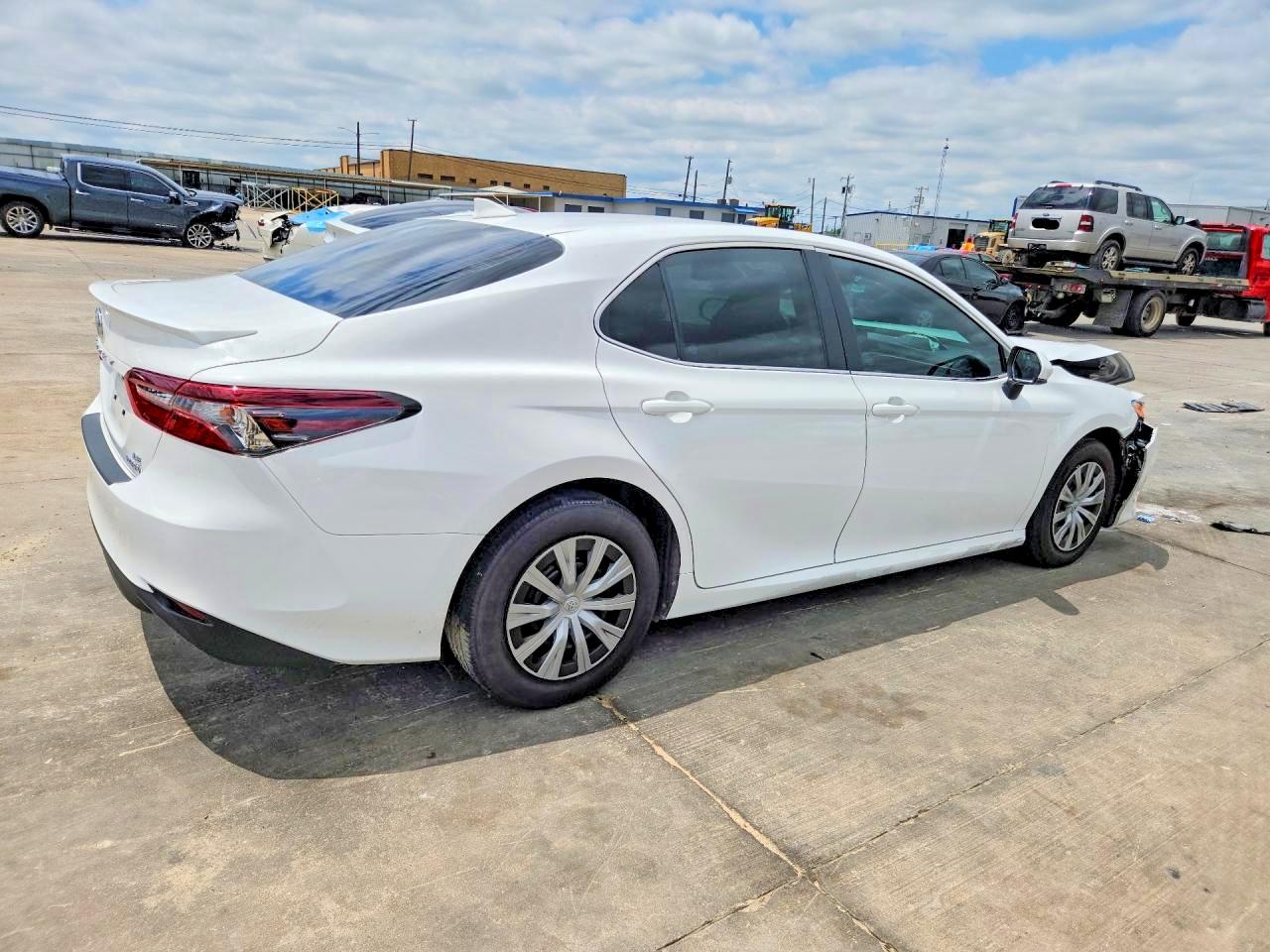 2023 Toyota Camry Le Белый vin: 4T1C31AK7PU606761