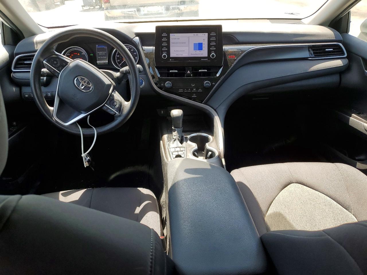 2024 Toyota Camry Le White vin: 4T1C31AK8RU071524