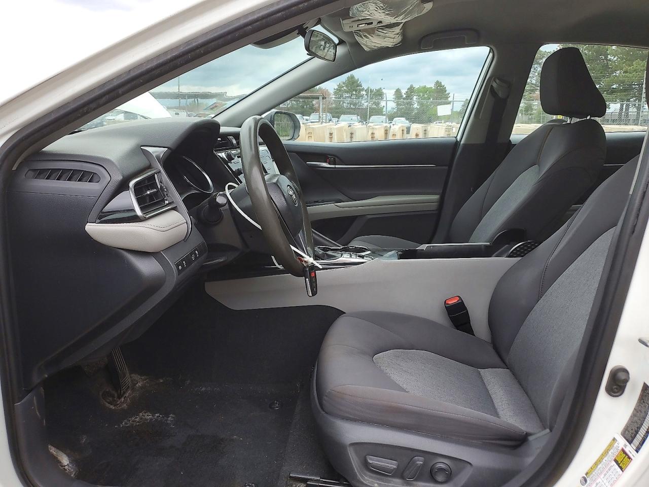 2020 Toyota Camry Hybrid Le White vin: 4T1C31AK9LU017690