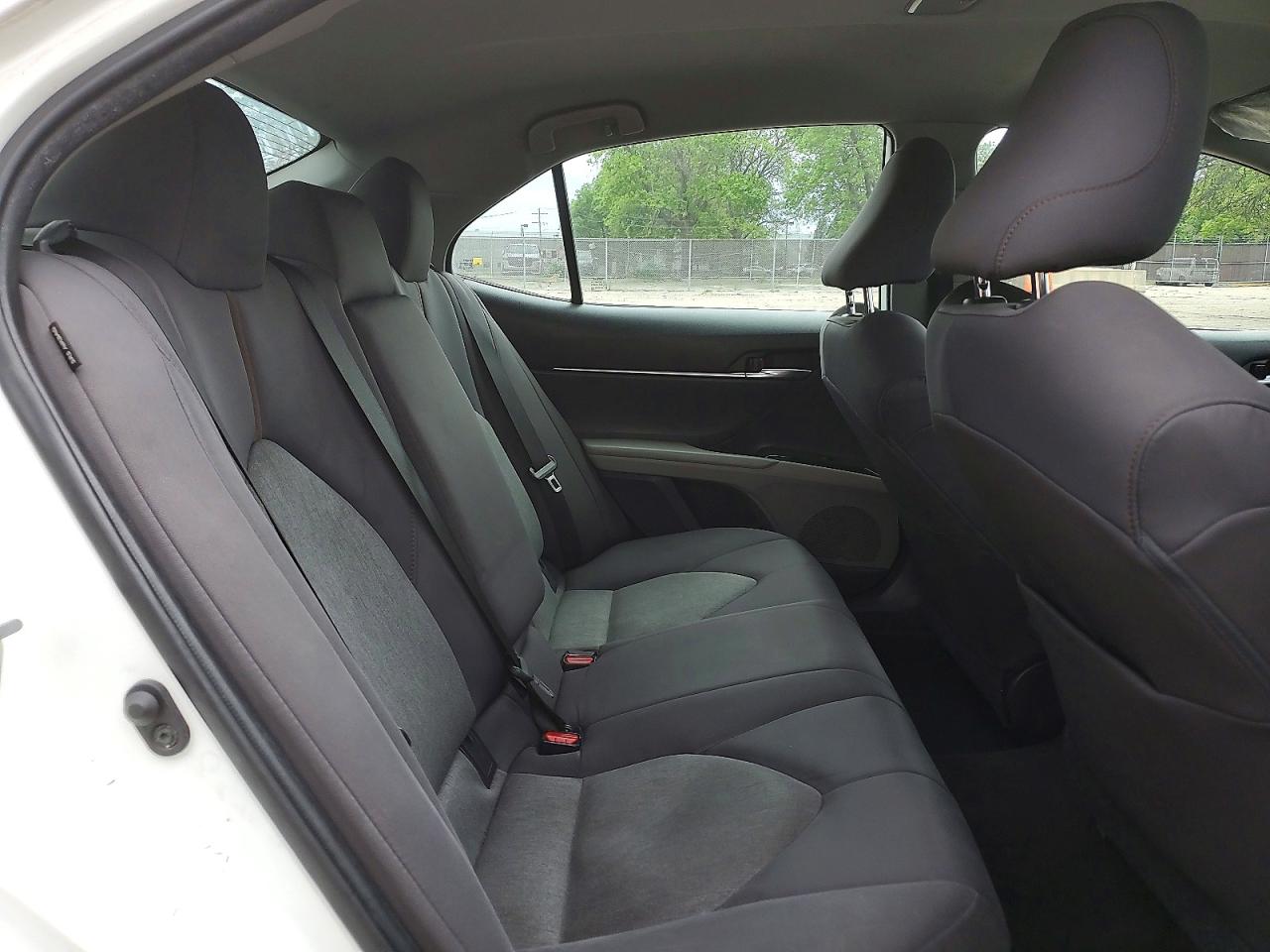 2020 Toyota Camry Hybrid Le White vin: 4T1C31AK9LU017690